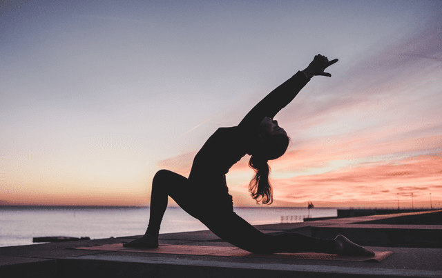 Yoga para dejar el alcohol - Terapias complementarias